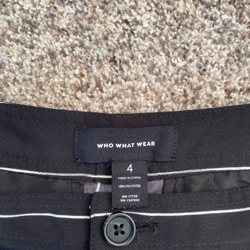 High Rise Striped Shorts - Picture 3 of 3